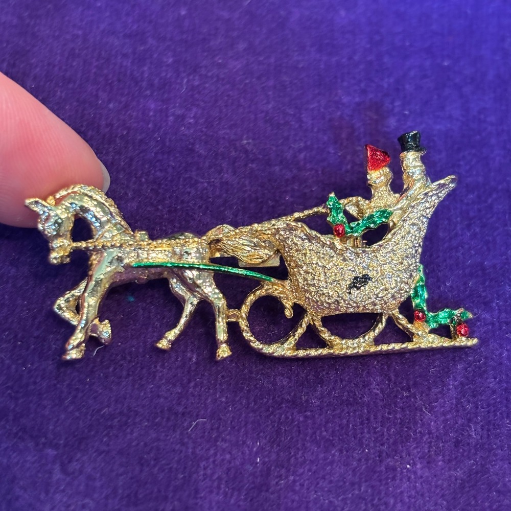 Gerry's Vintage Gold Tone Horse and Sleigh Christmas Brooch Pin